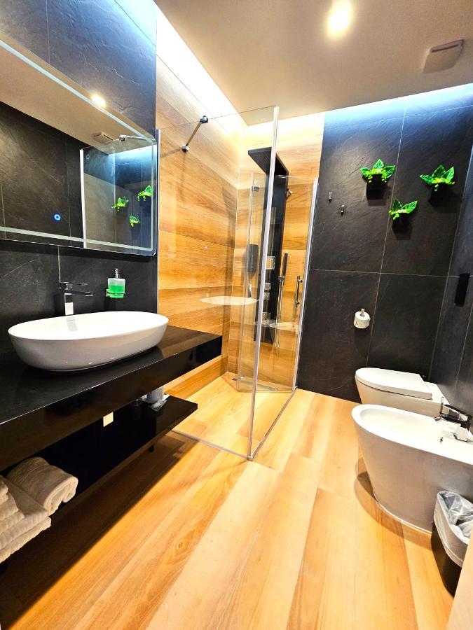 Trilogy Prestige - Central Premium Suites Lecce Exterior photo