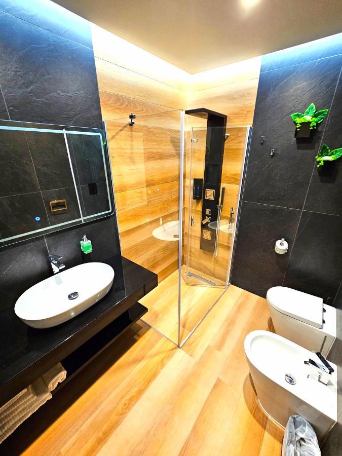 Trilogy Prestige - Central Premium Suites Lecce Exterior photo
